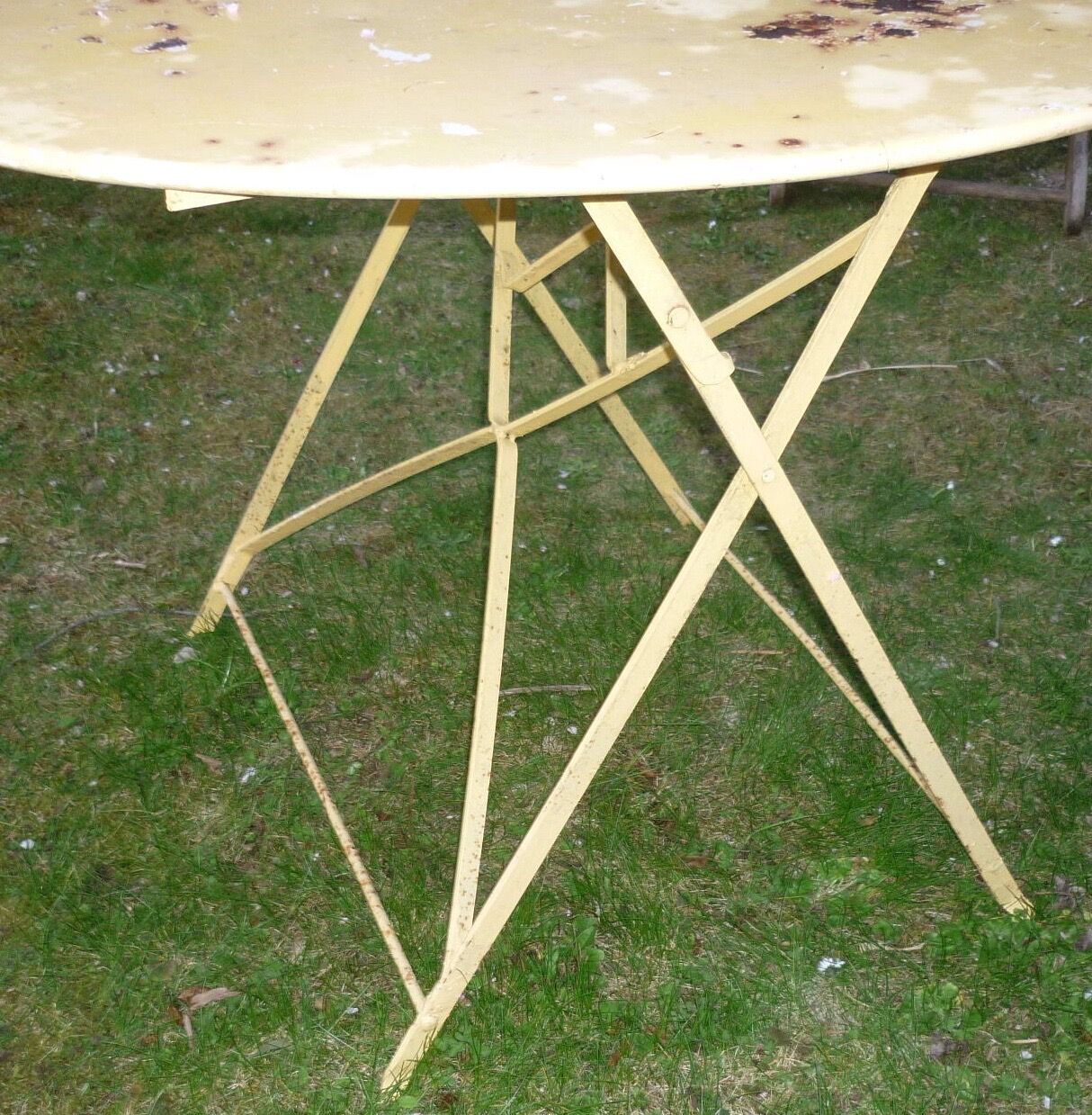 1950 foldable sheet metal garden table