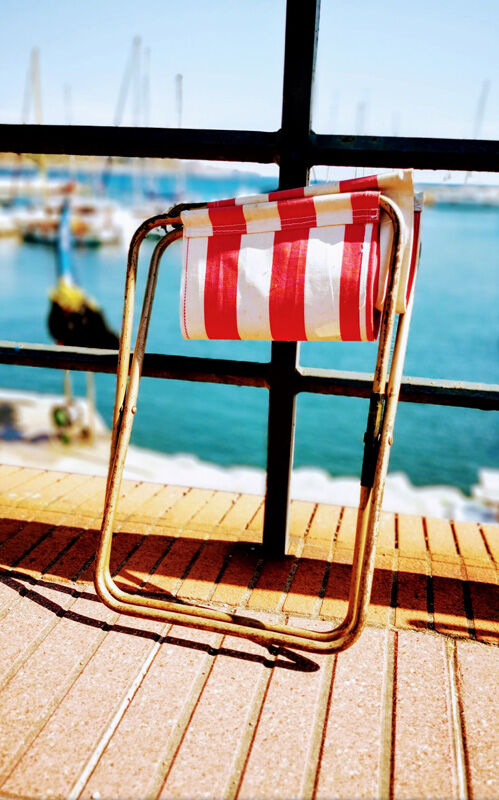 Foldable camping seat