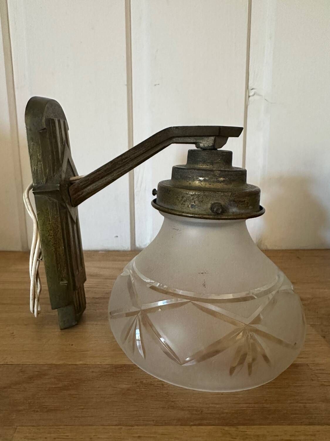 Art Deco wall lamp in metal and glass