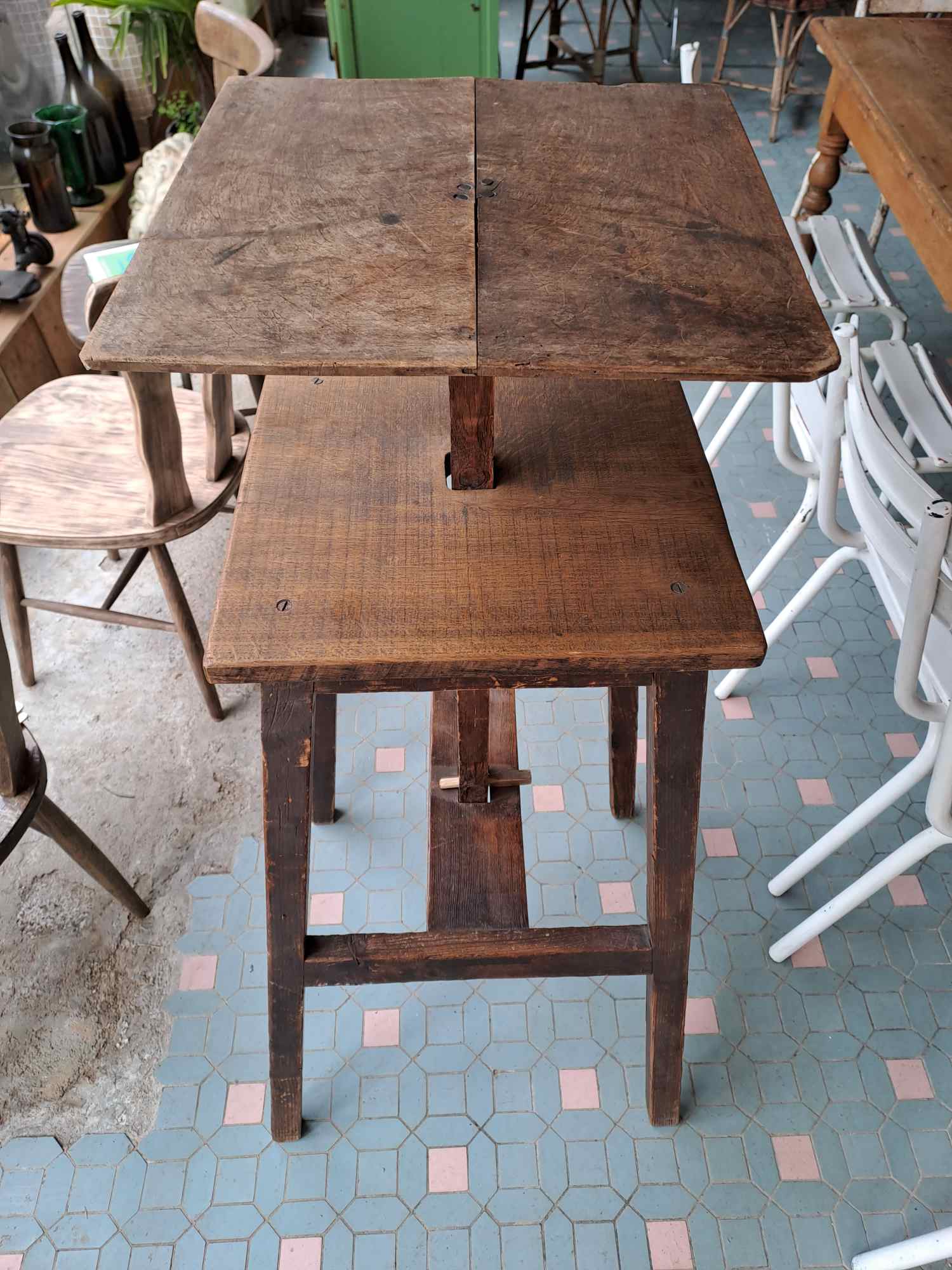 Hot seat artist sculptor painter workshop