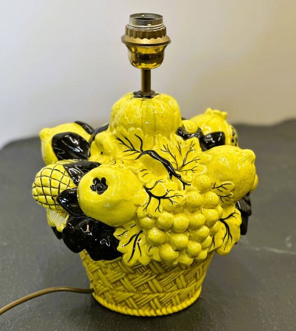 Lampe de table remarquable en forme de panier de fruits au citron Uco Zaccagnini, années 1970. Italie.