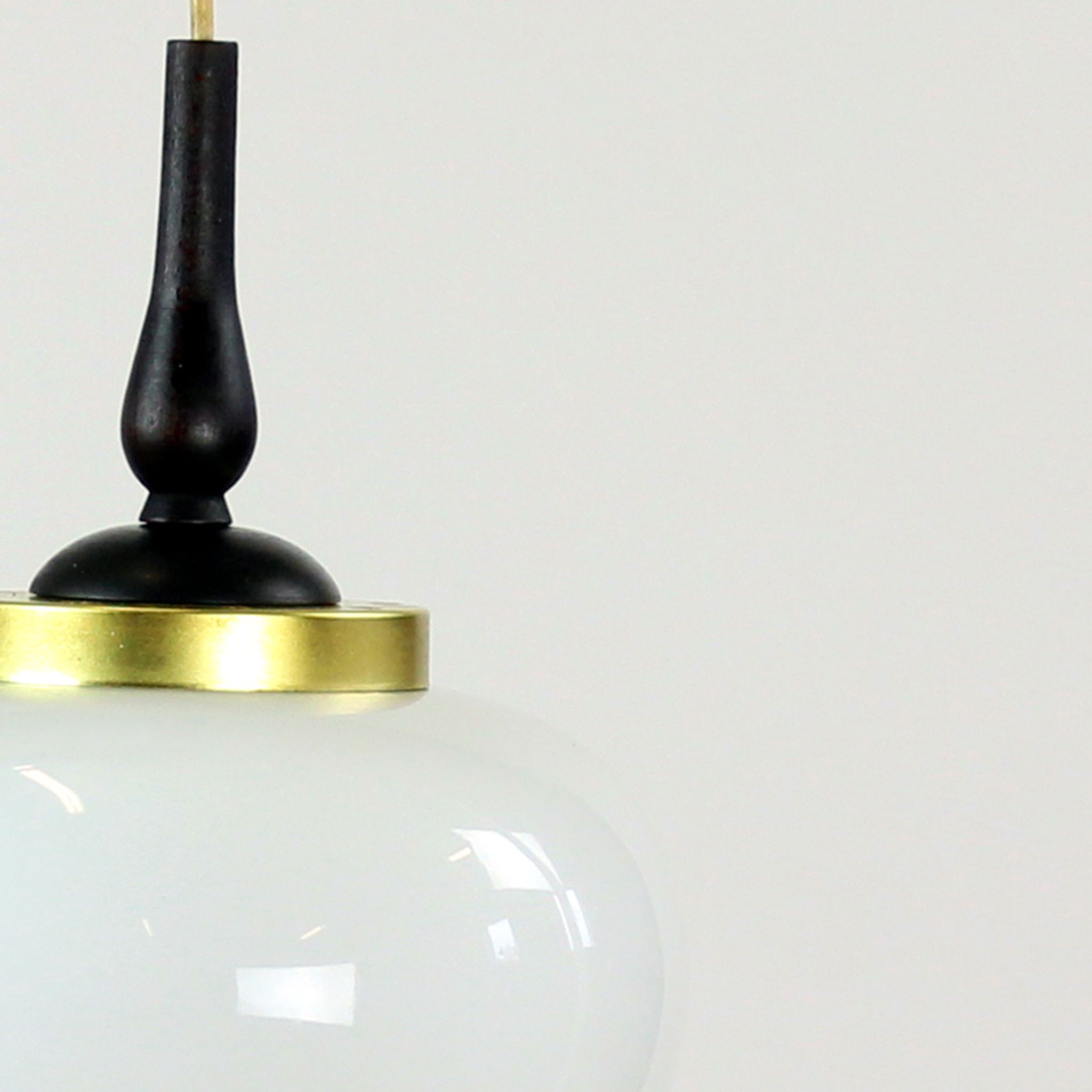 Suspension du milieu du siècle avec deux lampes opalines, Tchécoslovaquie vers les années 1960