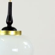 Suspension du milieu du siècle avec deux lampes opalines, Tchécoslovaquie vers les années 1960