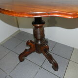 Violin table