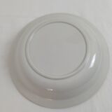 Set of 2 white deep plates with a gold pattern.