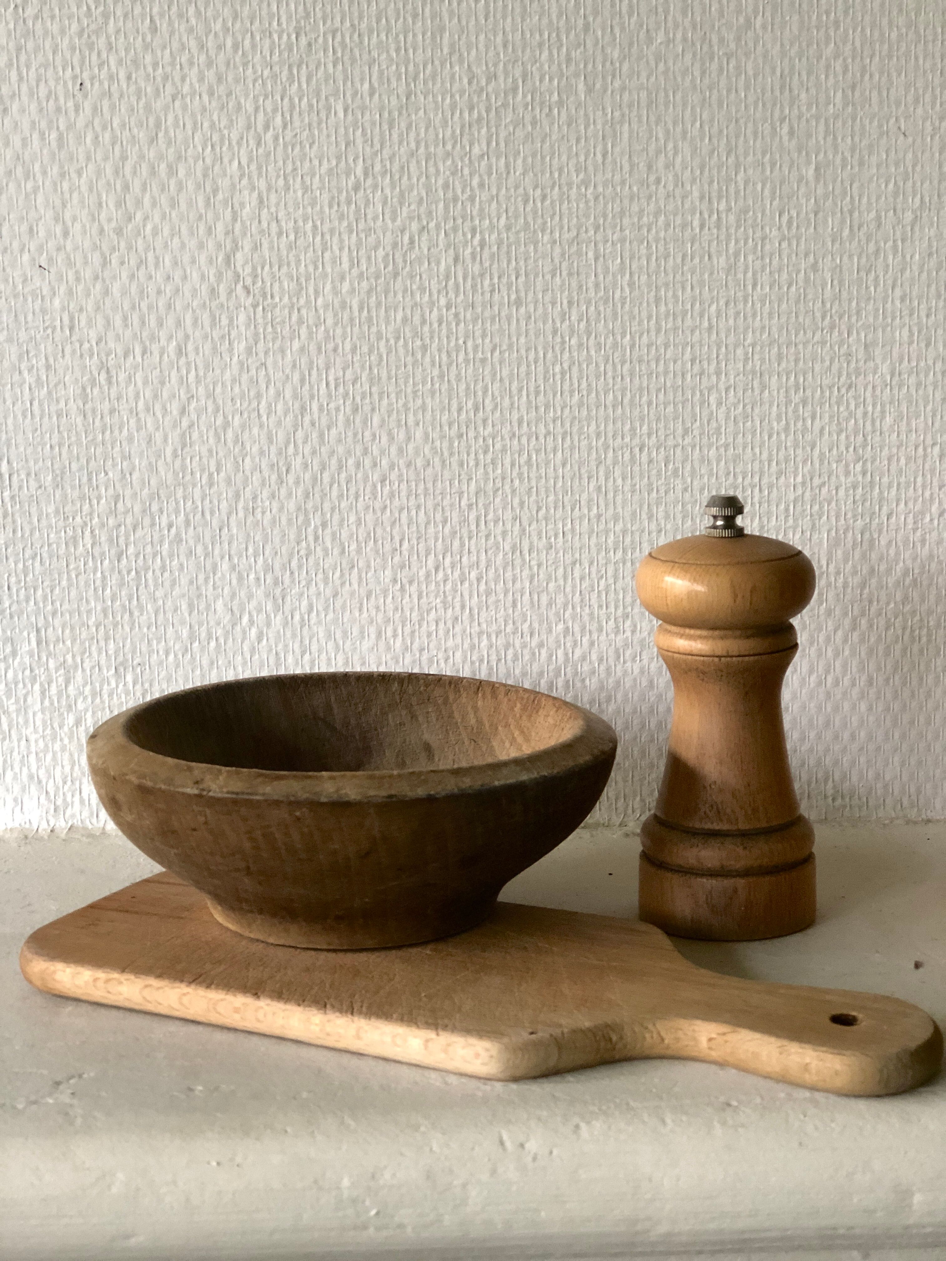Saladier en bois brutaliste