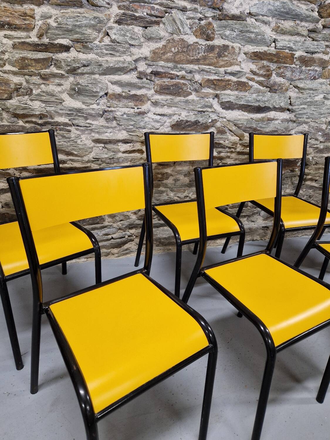 Set of 8 yellow mullca 510 chairs