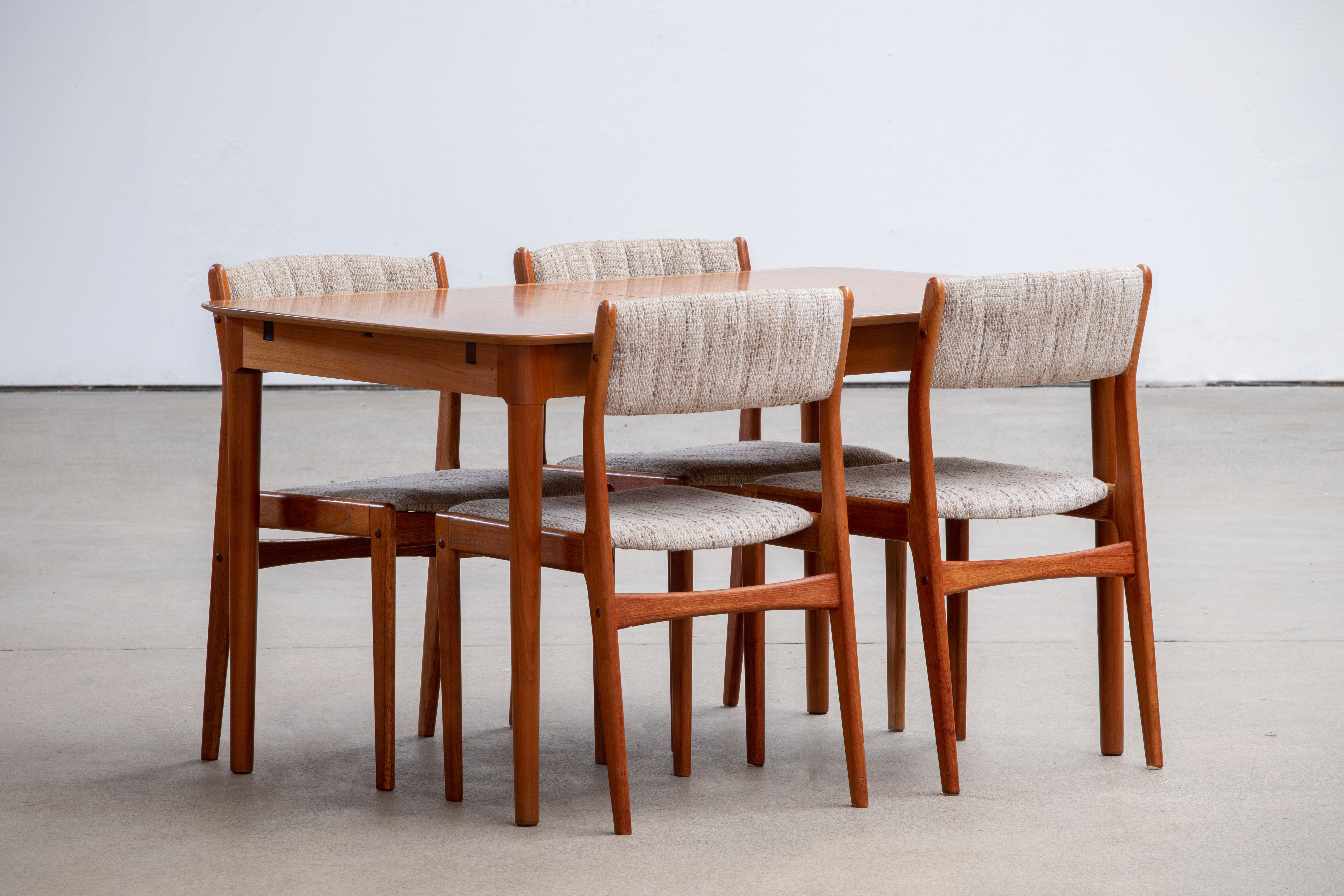 Scandinavian vintage extendable table double extension 1960