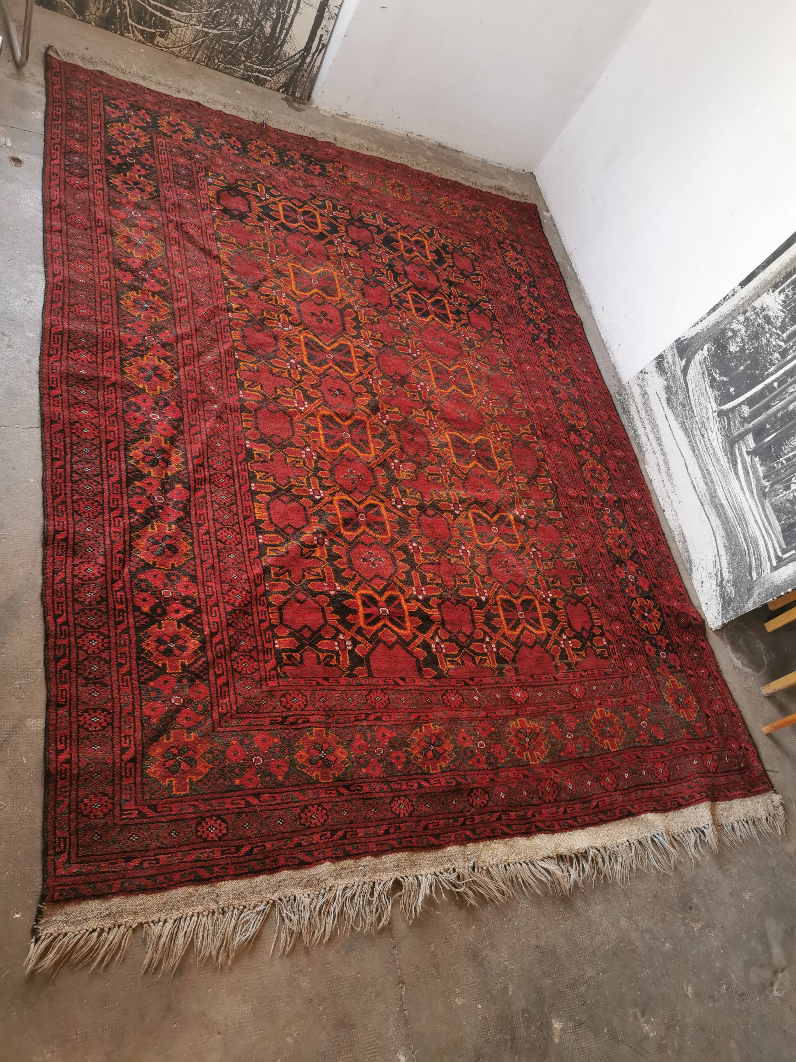 Large handmade Persian rug 310/230 cm
