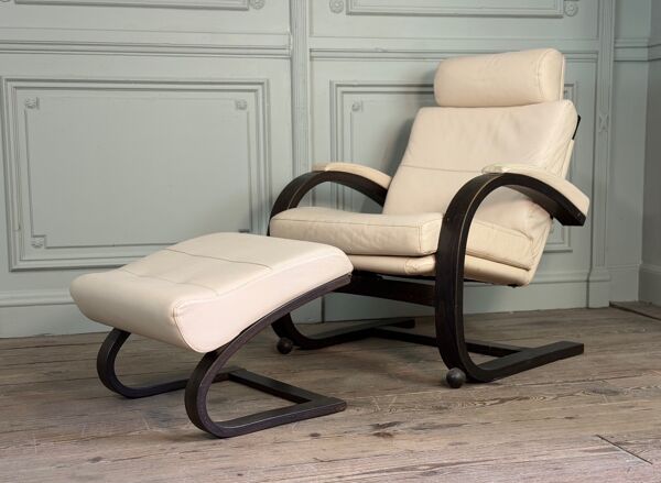 Fauteuil Nelo et son repose-pieds en cuir, åke Fribyter pour Roche Bobois, vers 1980