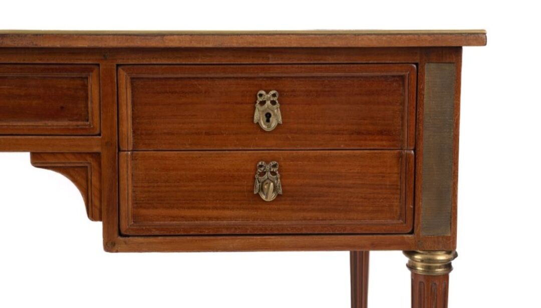 Flat desk in Louis XVI style veneer wood, circa 1900.