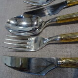 Ménagère en métal argenté et doré 104 couverts