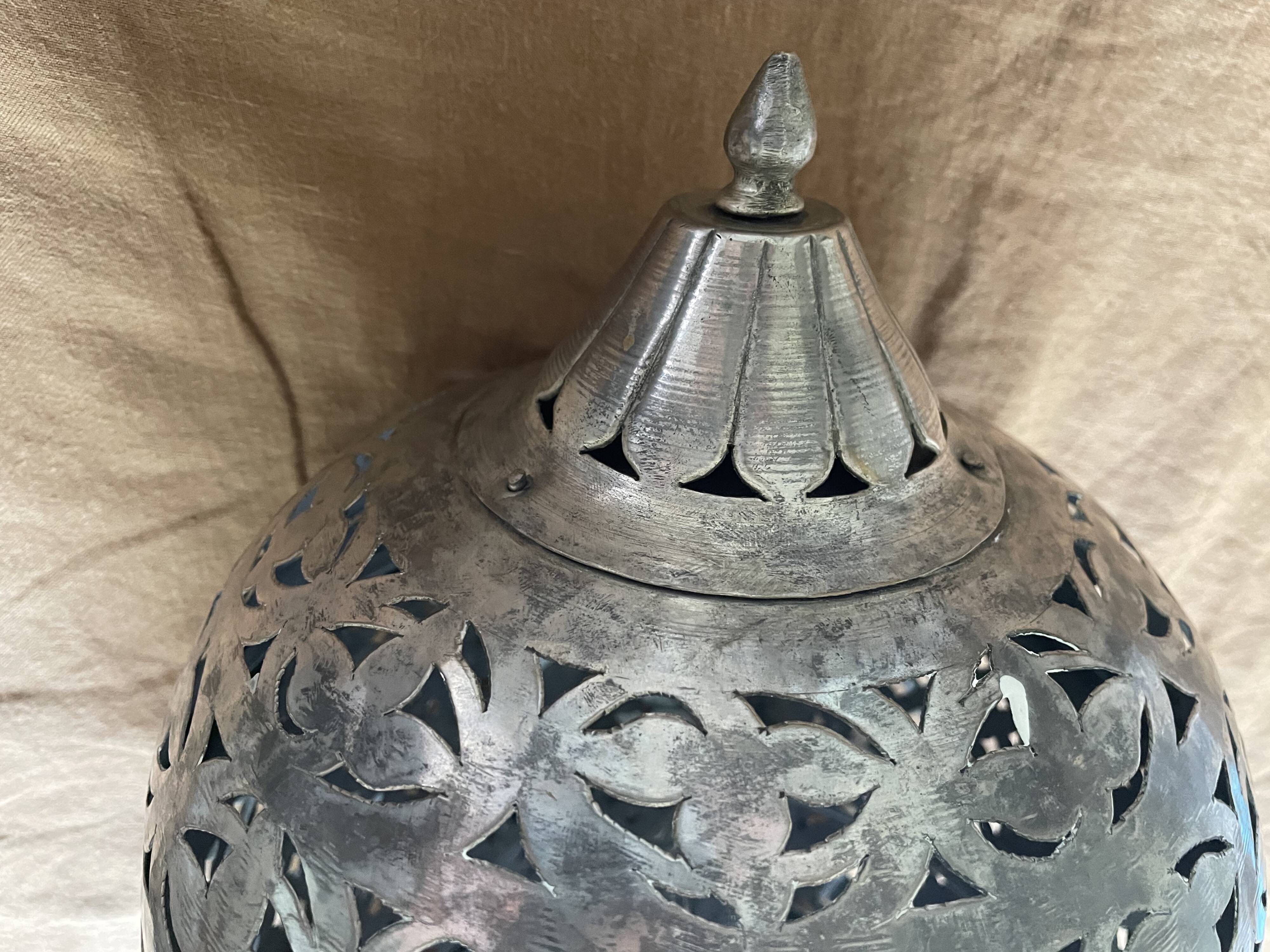 Oriental pendant light