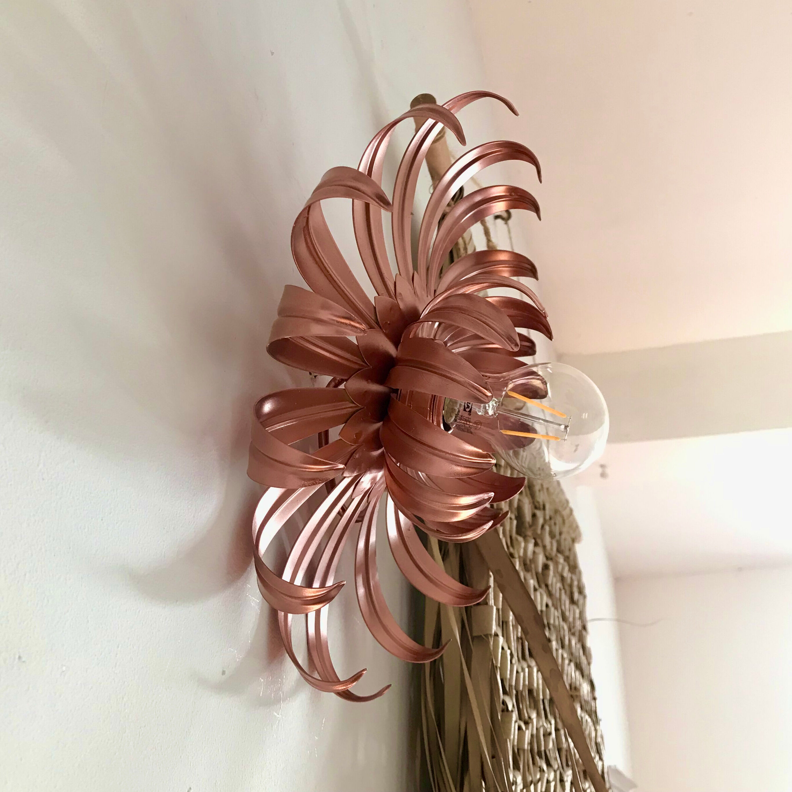 Vintage metal flower wall lamp