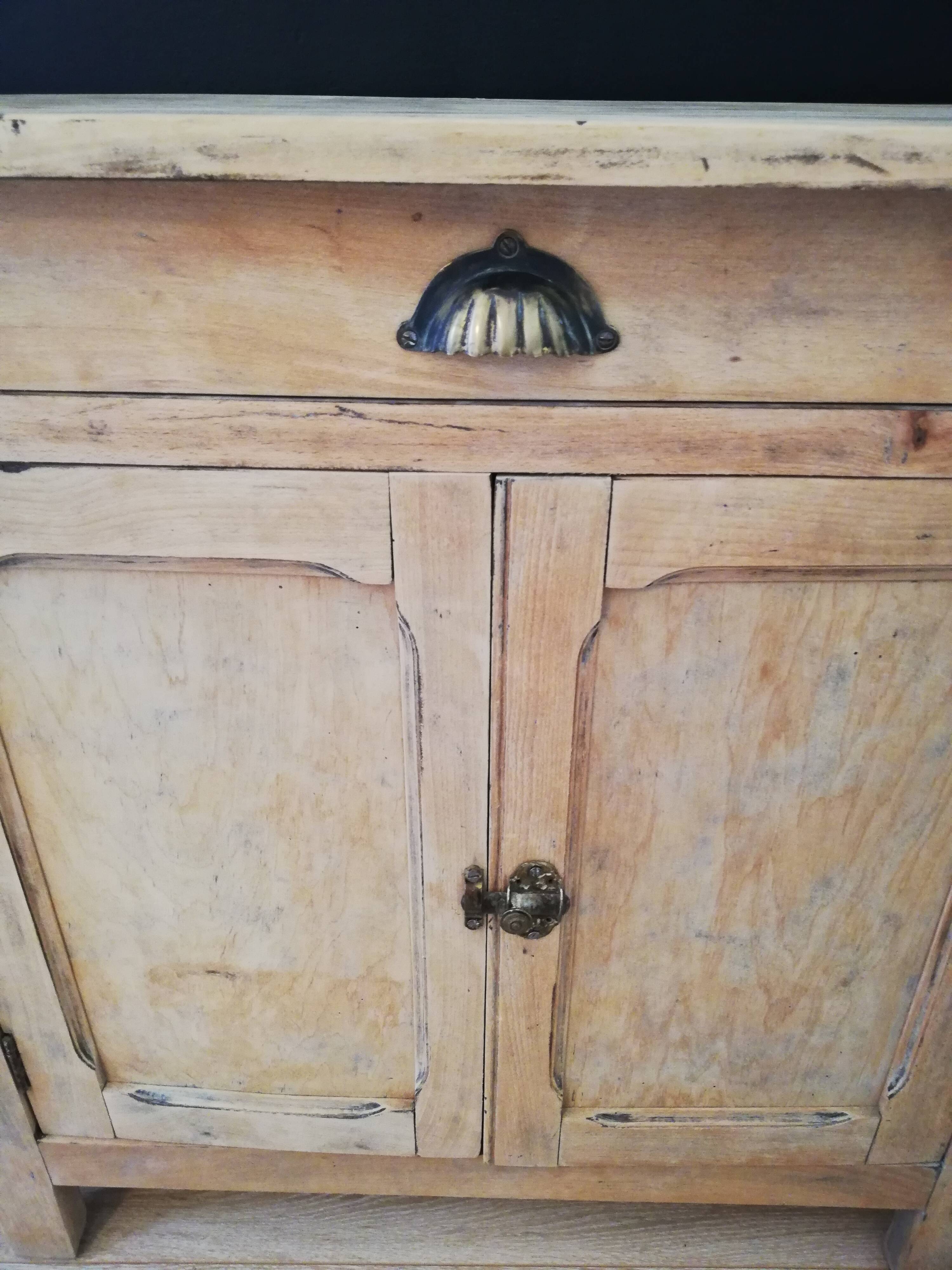 Parisian raw wood buffet