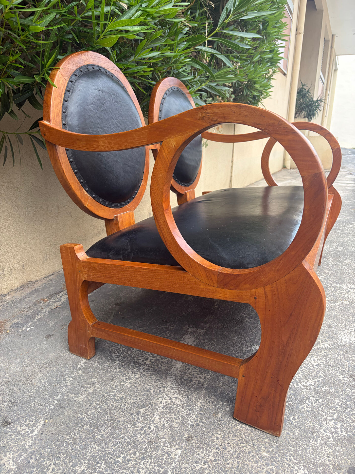 original Hungarian Art Deco bench in walnut by Lajos Kozma