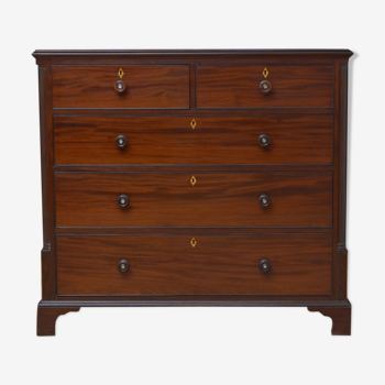 Good size Georgian mahogany chest of drawers