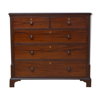 Good size Georgian mahogany chest of drawers