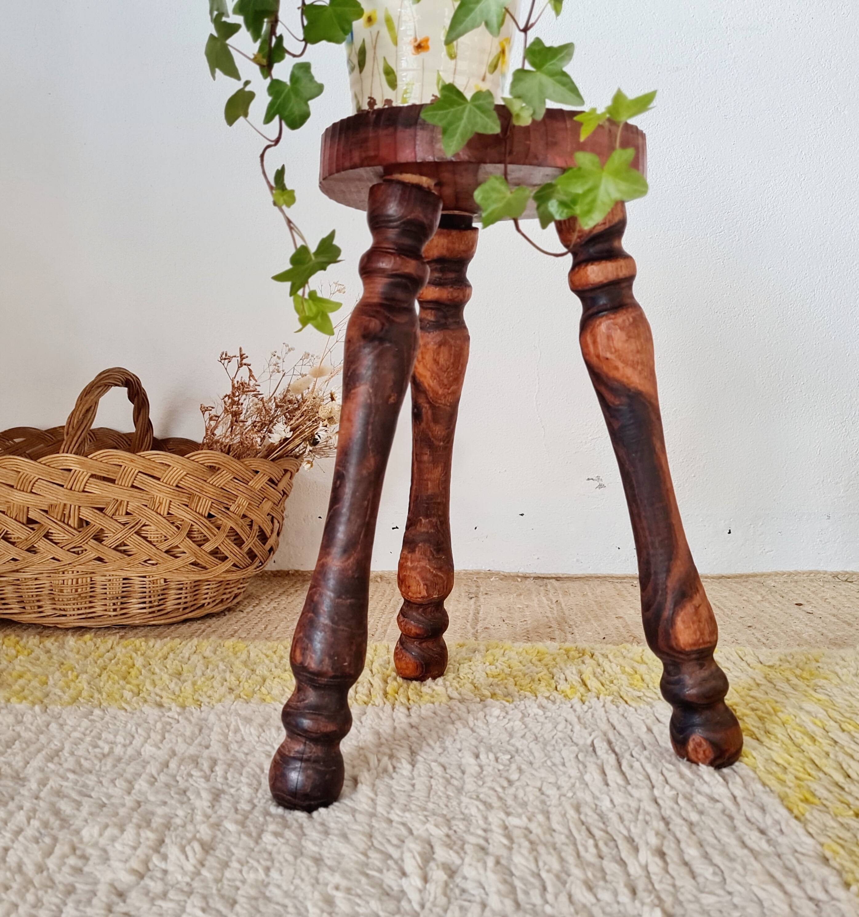 Tripod wooden stool - brutalist