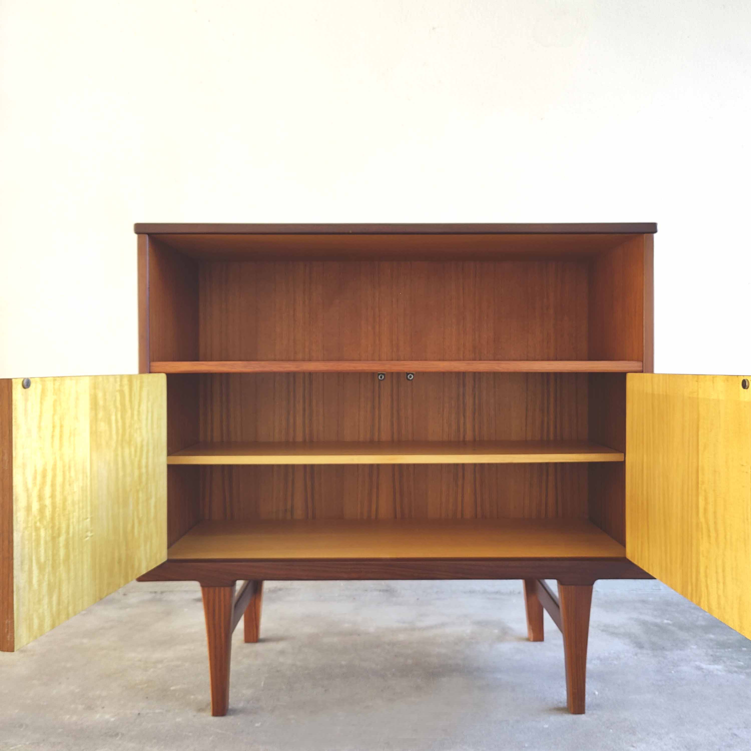 Small Scandinavian row