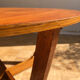 Table basse ronde en tek des années 1960