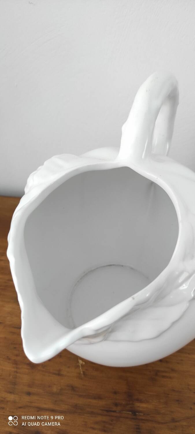 Barbotine-style Apple Carafe