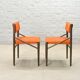4 chaises de salle à manger en bois wengé avec revêtement en tissu bouclé orange, années 1960