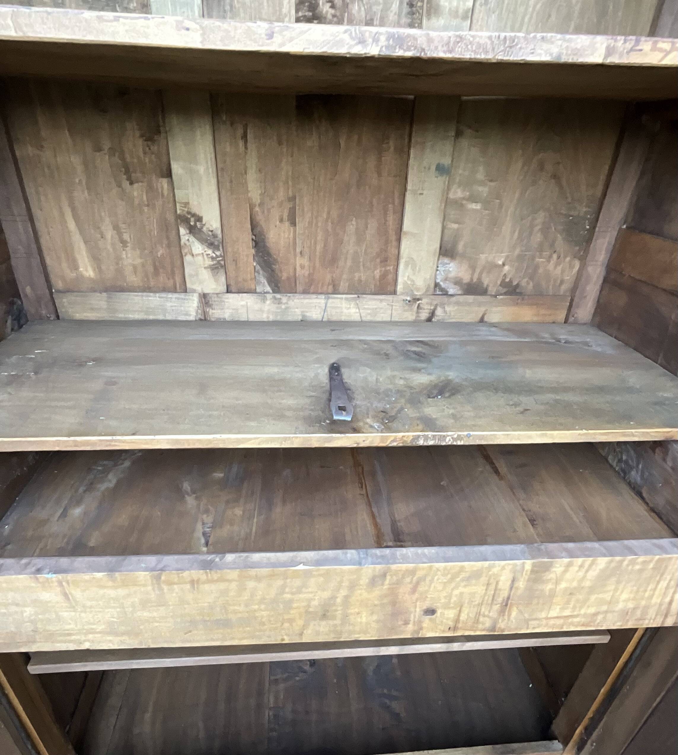 Armoire Louis XV En Noyer Massif, Fin XIXᵉ Siècle