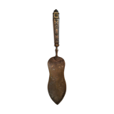 Old pie shovel