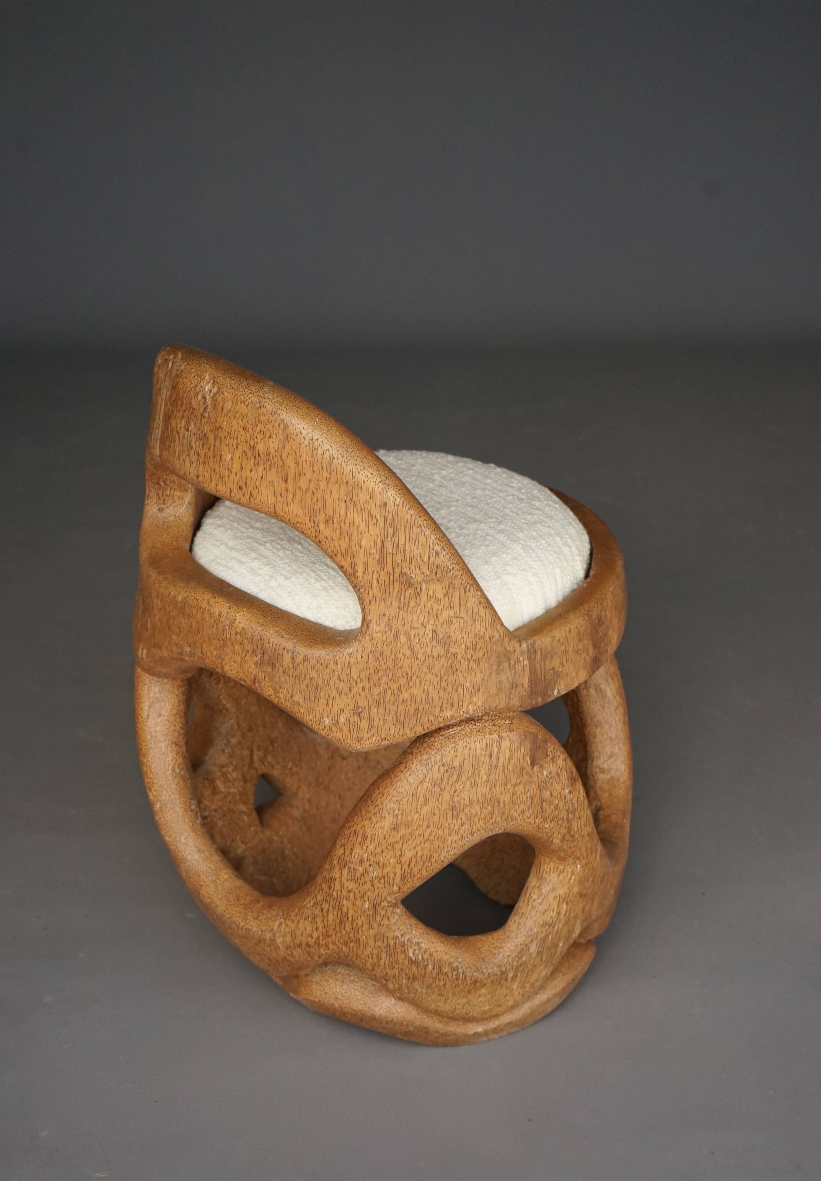 Chaise d'appoint en bois de palmier sculpté à la main, années 1970