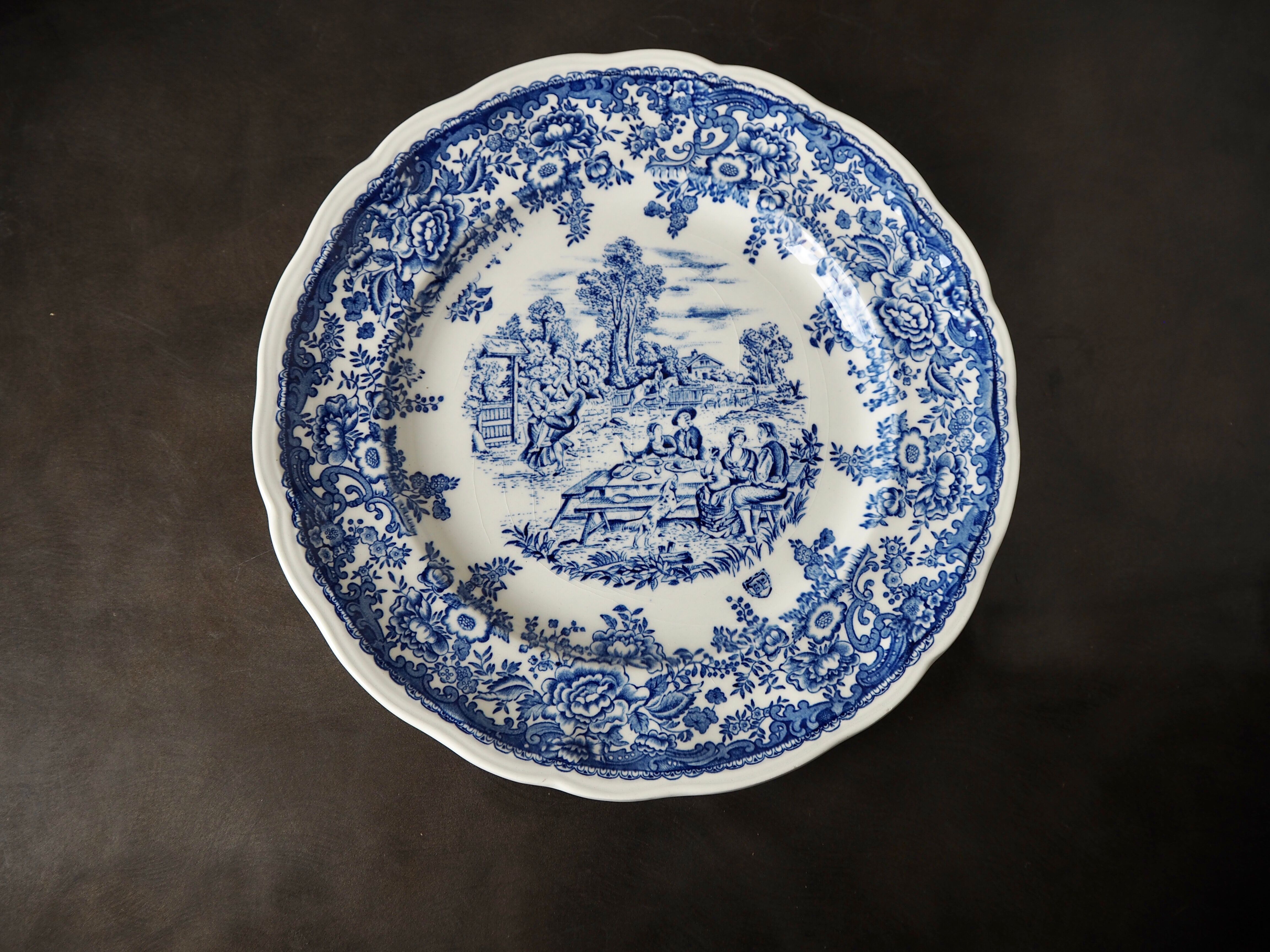 Set of 15 diner plates with English motifs Lunéville