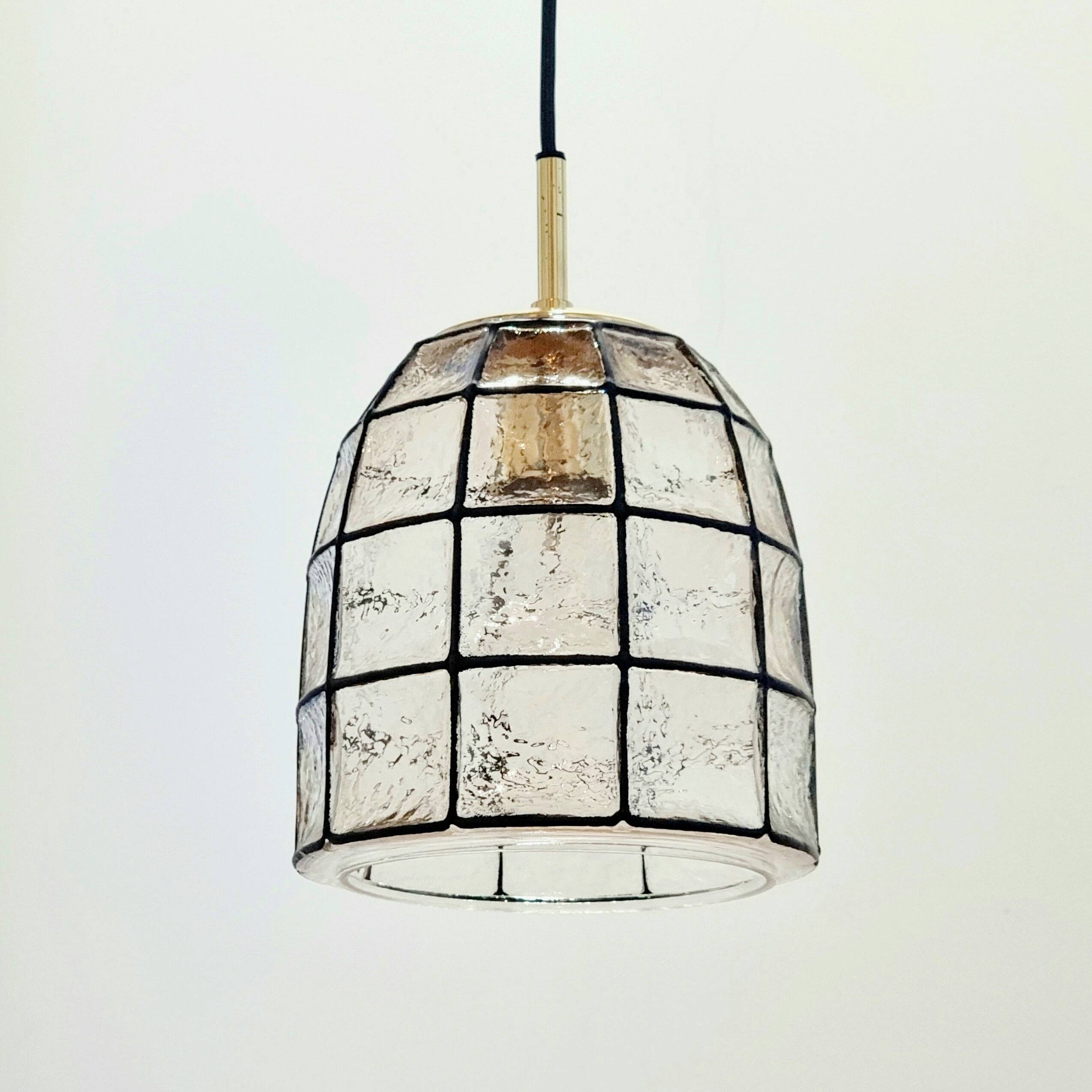 Suspension/luminaire en verre de style mid-century moderne de Limburg, Allemagne, années 1960.