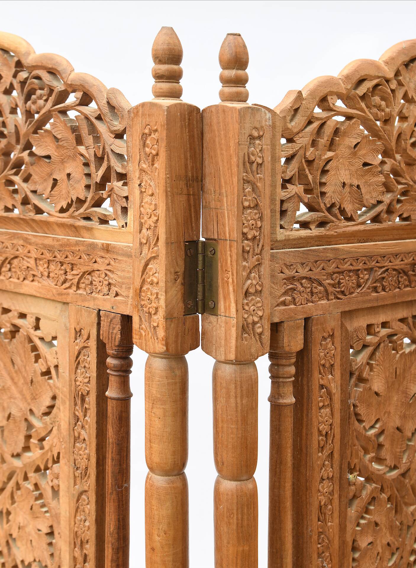 Indian four-leaf wooden screen