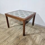 Table en teck avec céramiques, Danemark, années 1960.