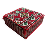 Oriental red table
