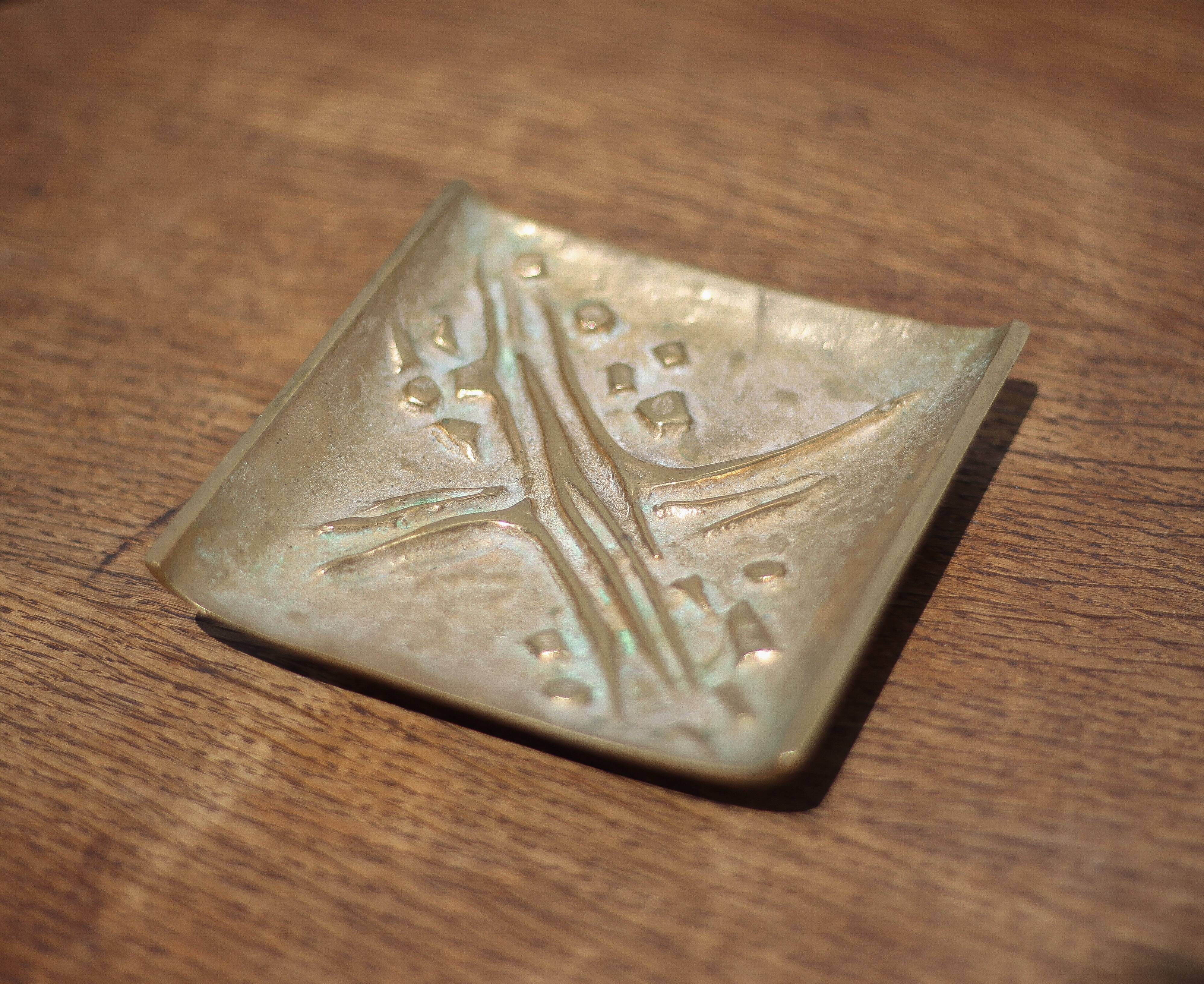 Bronze cup signed Jacques Lauterbach, empty pocket Brutalist bronze, abstract, collection, decoration