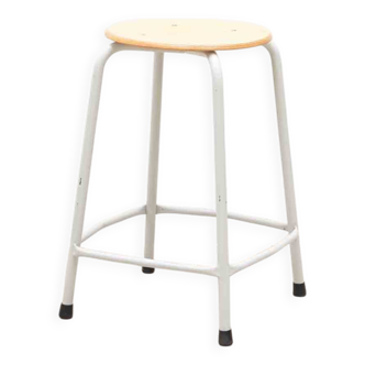 Mid-height oak and white stool