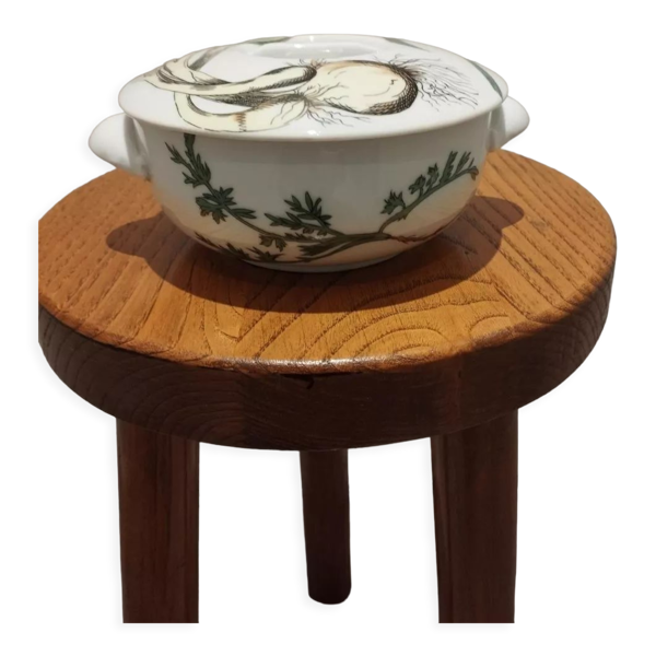 Plat avec son couvercle en porcelaine de Paris