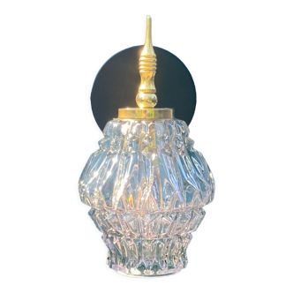 Gilded brass wall lamp and its colorful thick glass tulip