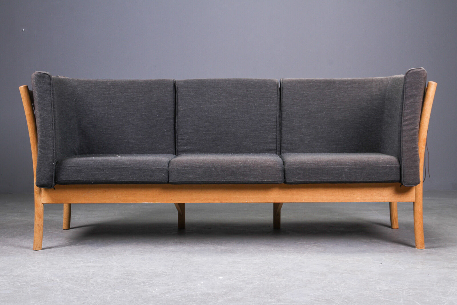 Tsm Mobelfabrik , Three-seater oak stretcher sofa