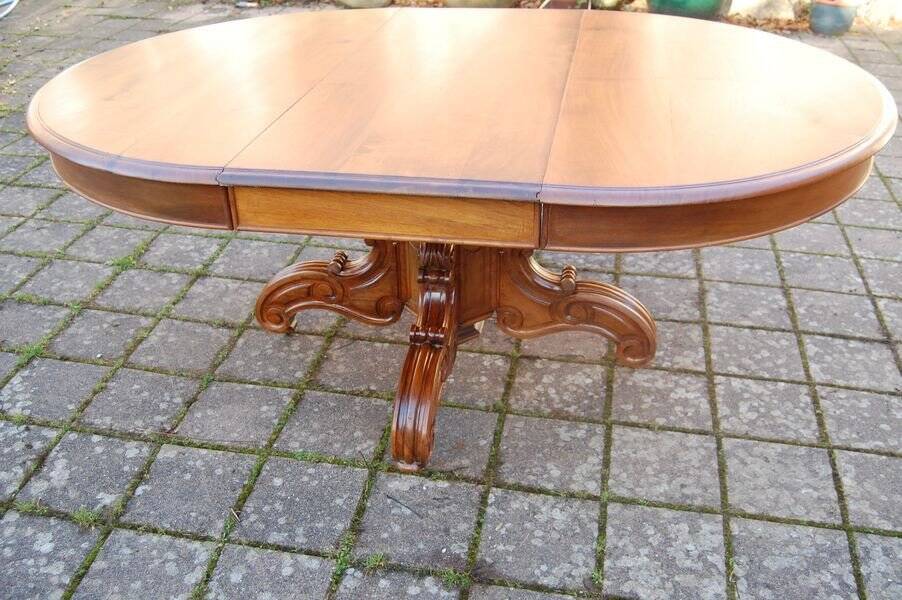 Napoleon III walnut table with central leg and 3 extensions, 14 place settings, late 19th century
