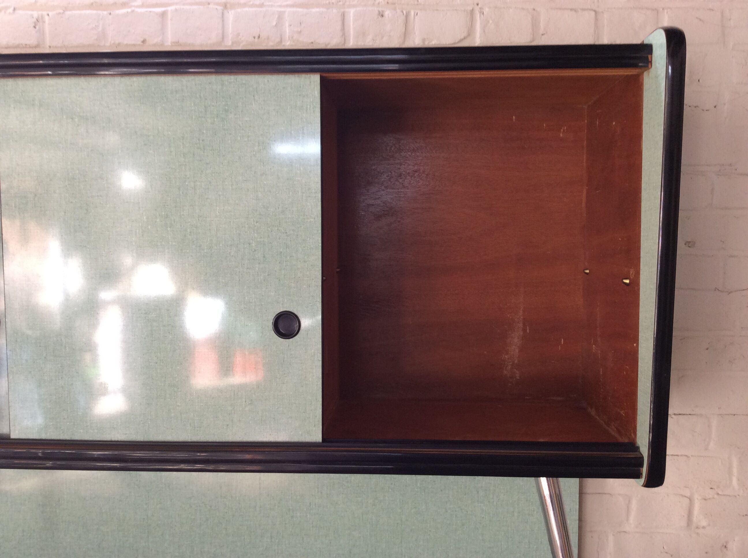 Buffet en formica vert "mint"