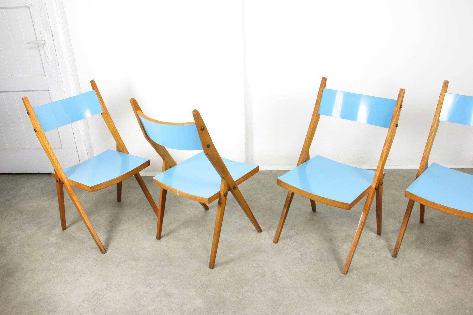 Mid-century Italian Wooden Dining Set of 5 in Blue