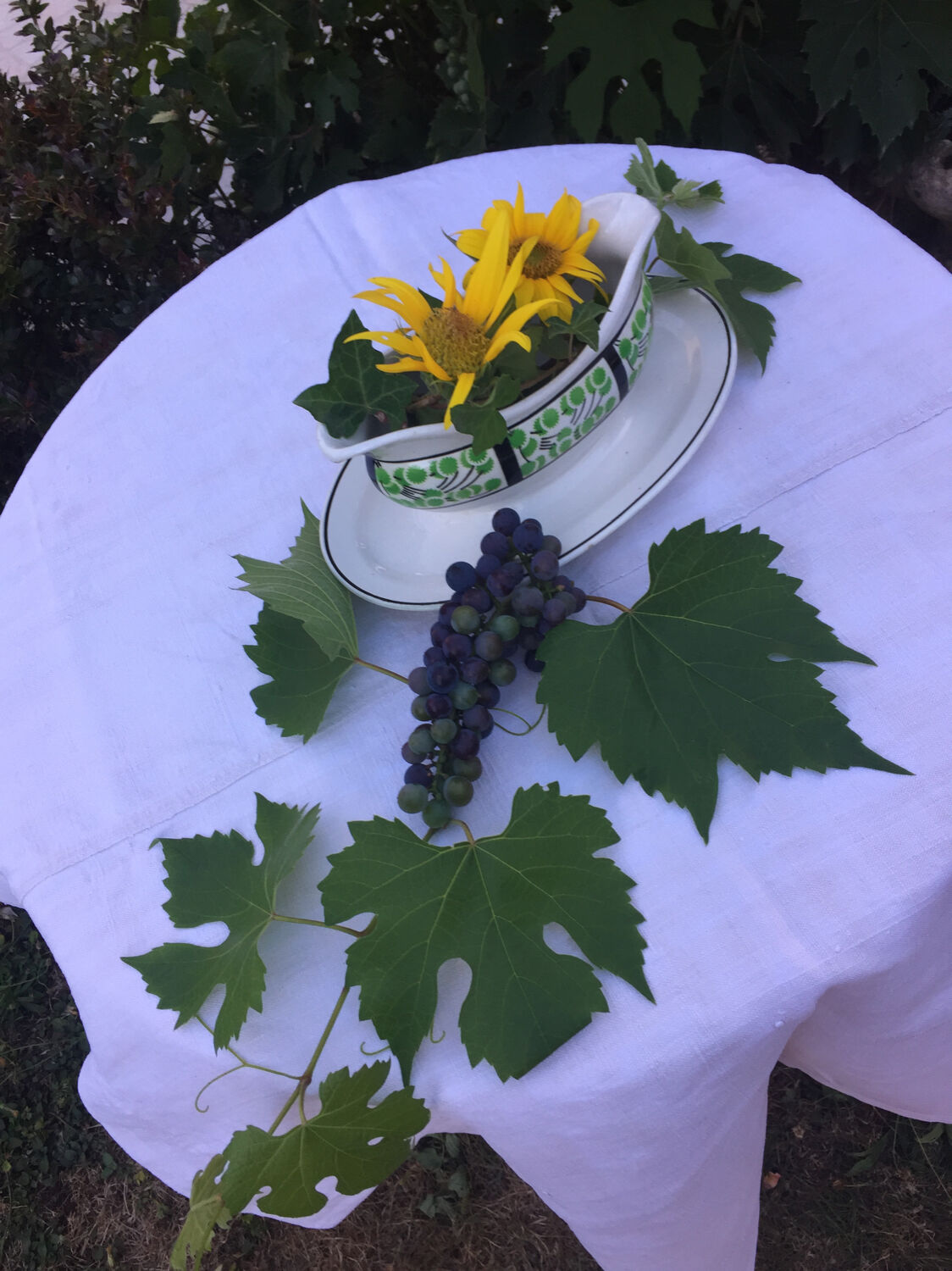 Old sauce boat made in France Digoin Sarreguemines