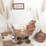 Rattan pram / bassinet