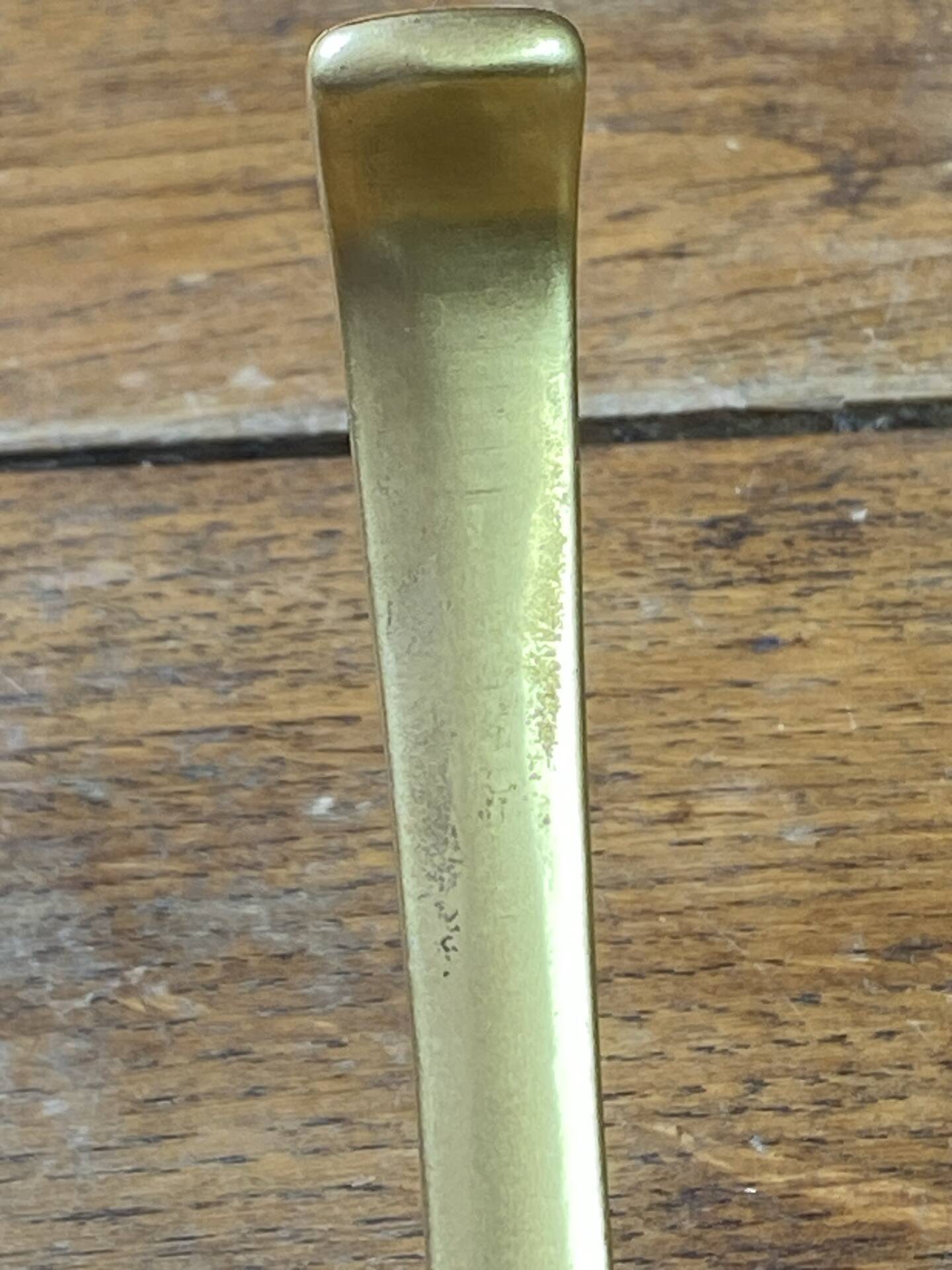 Patères en aluminium de couleur dorée