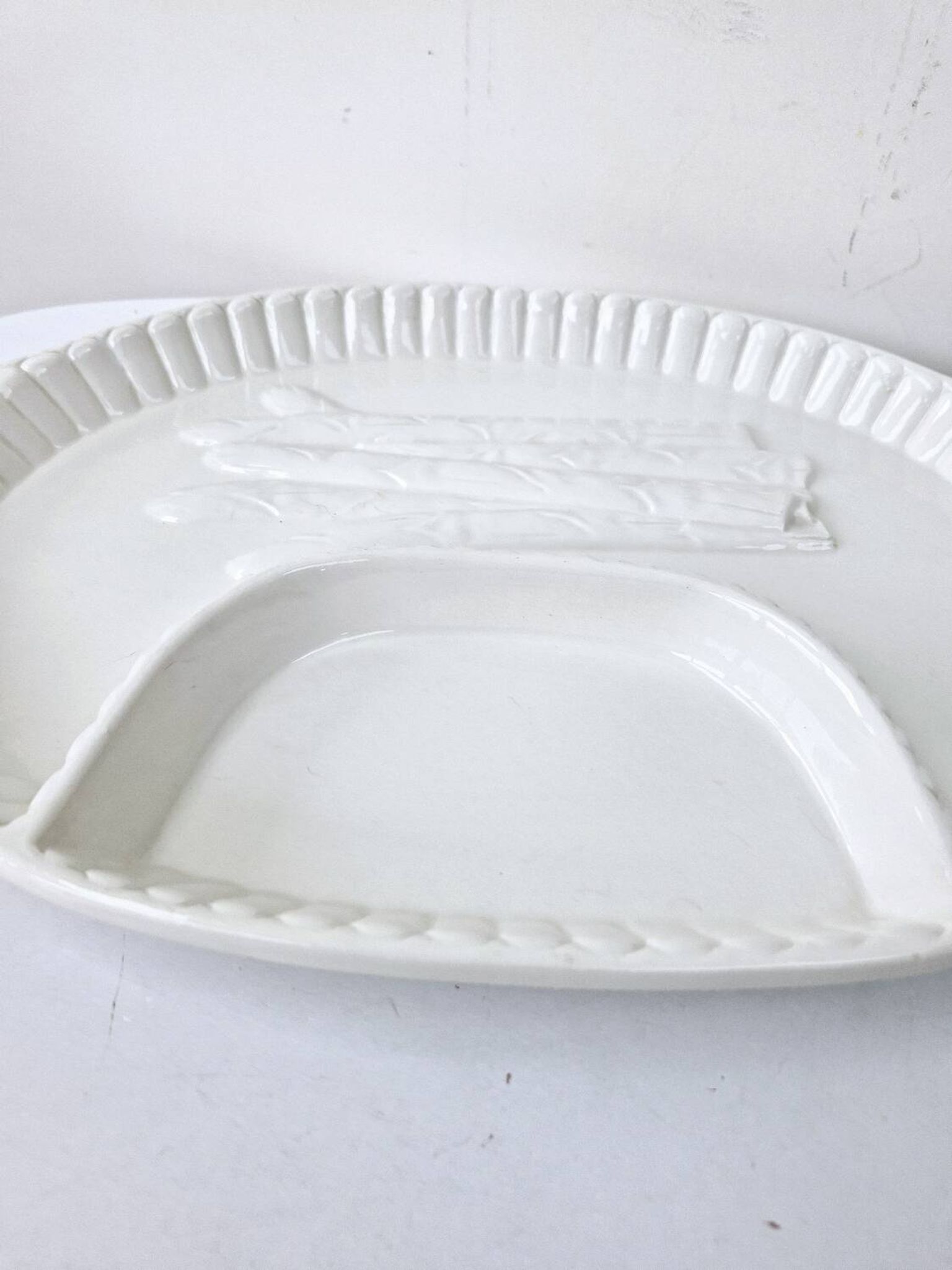 Large compartmented asparagus dish vintage white ceramic slush 43.5x28 cm