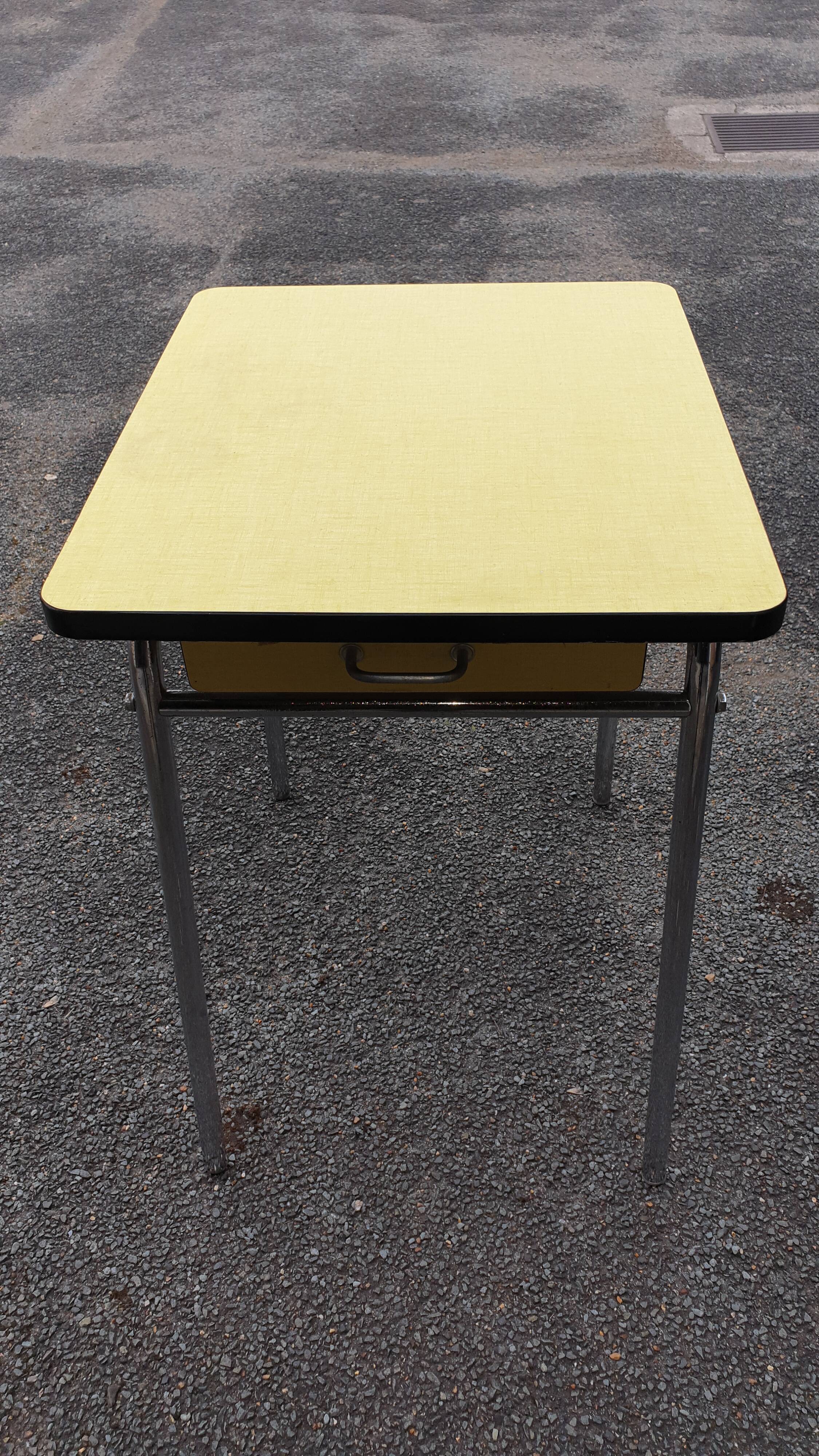 Table formica canary yellow sixties seventies