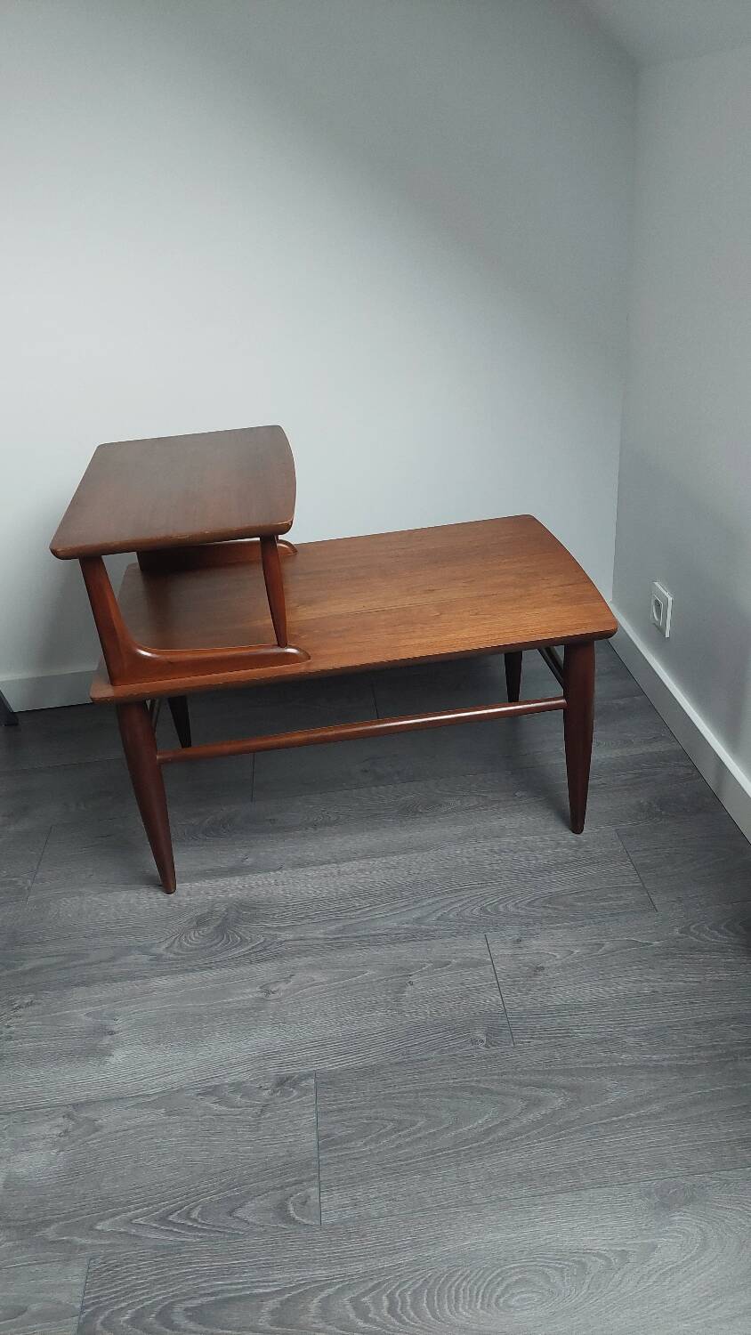 Occasional coffee table