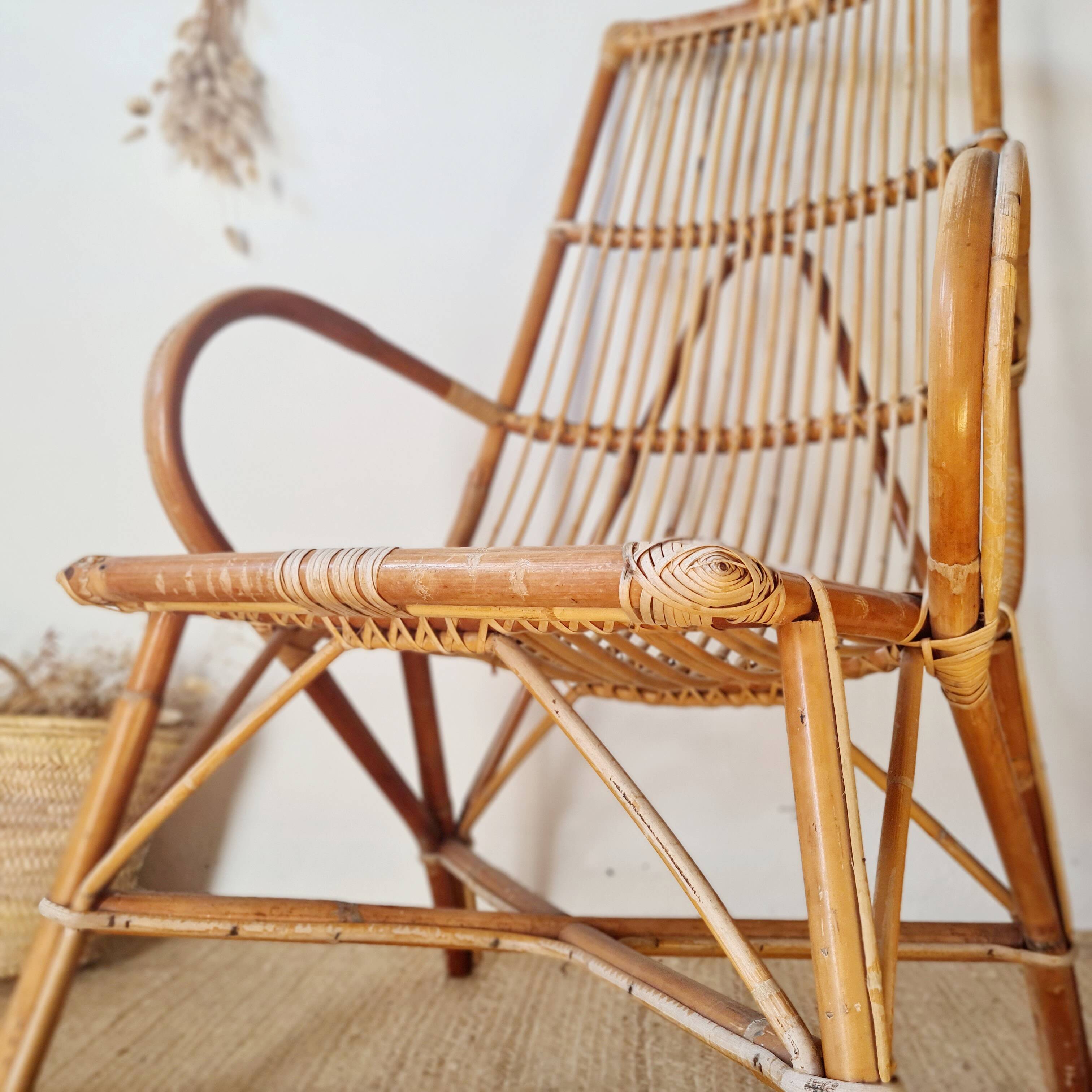 Fauteuil ancien en rotin large dossier